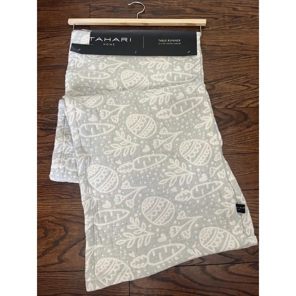 Tahari Table Runner 14